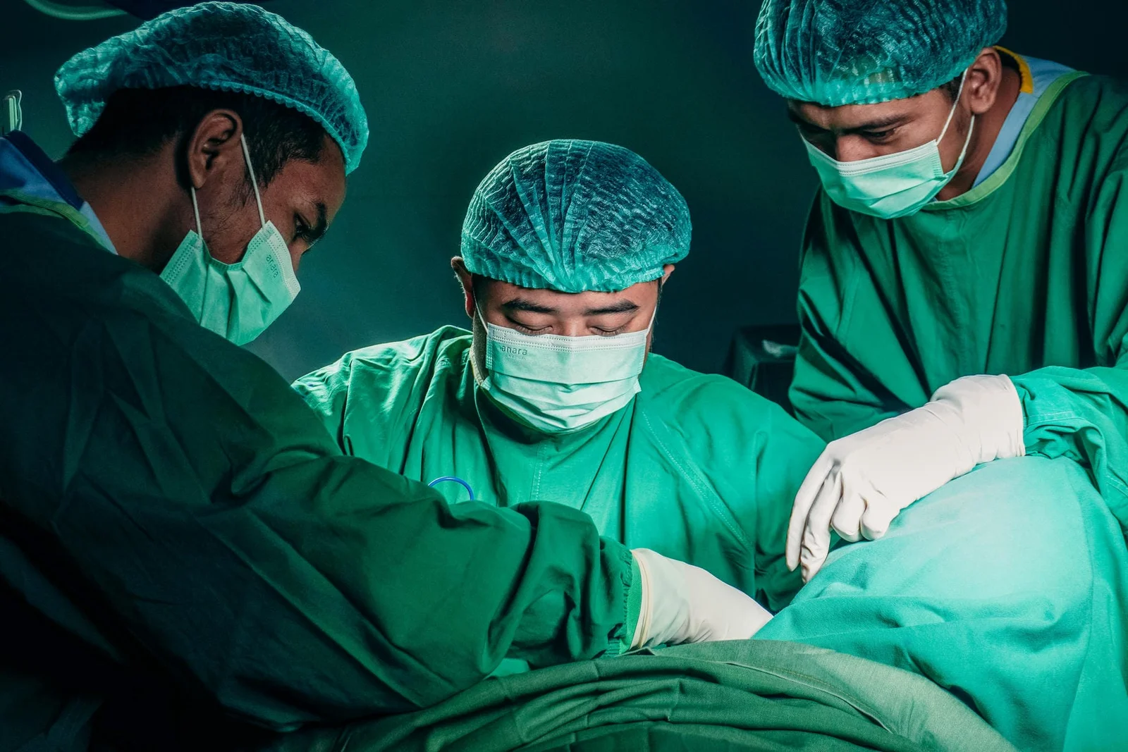 Klinik-Bedah-Umum-Wasir-dr-Gufi-George-SpB-Klinik-Utama-DR-Indrajana-1