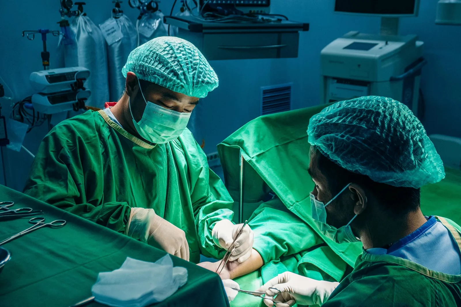 Klinik-Bedah-Umum-dr-Gufi-George-SpB-Klinik-Utama-DR-Indrajana-2
